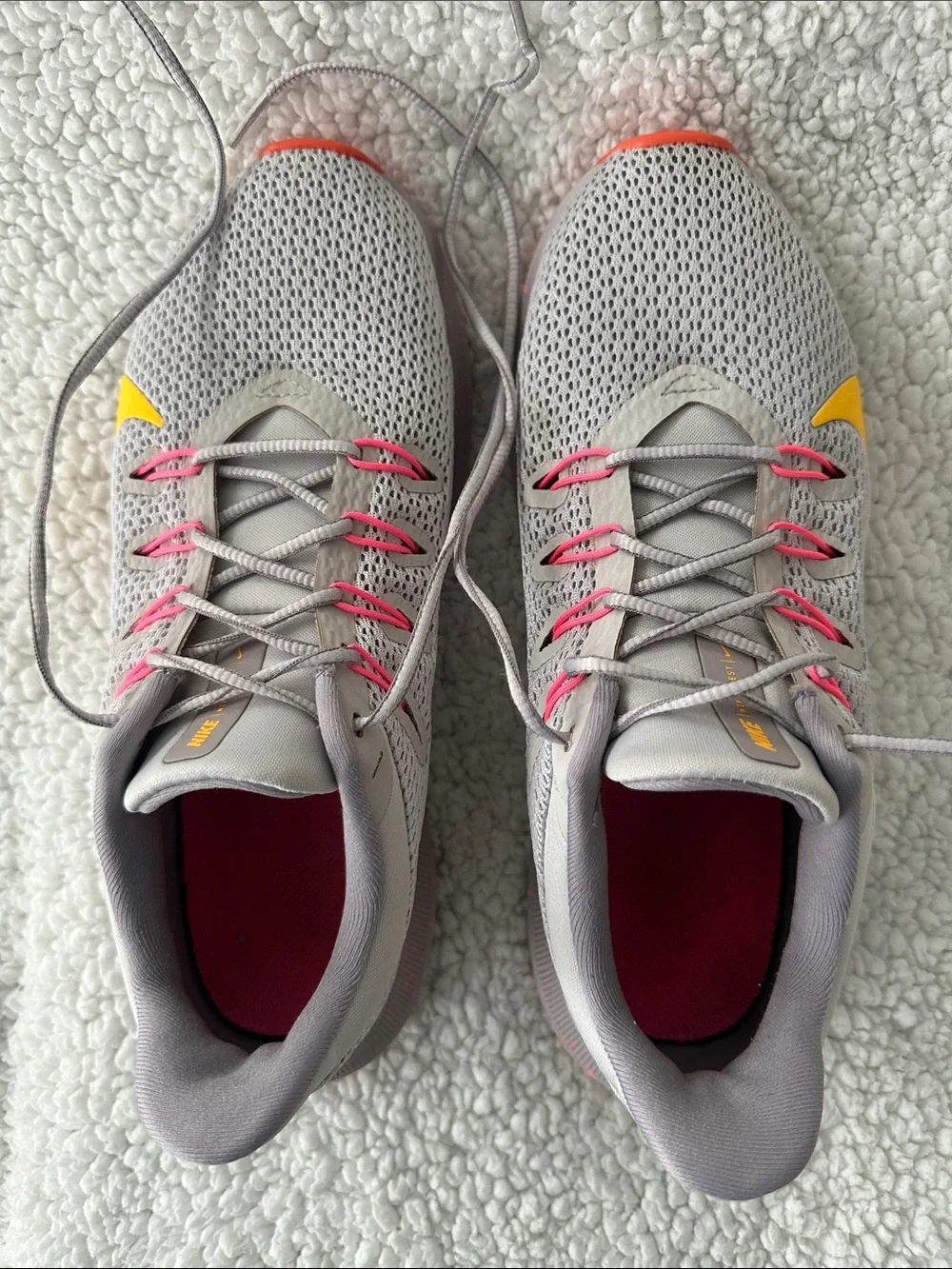 Nike Quest 2 Vast Grey Digital Pink Women’s Running Shoes Size 7.5